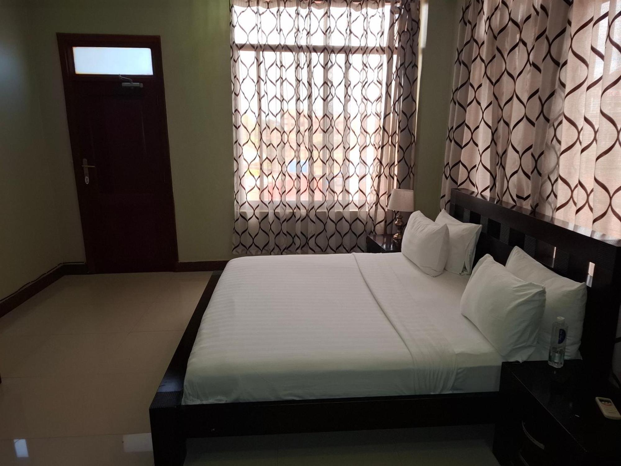 Flomi Hotel Morogoro Екстер'єр фото